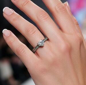 Swarovski Crystal heart shaped wedding engagement promise ring size 8 jewelry